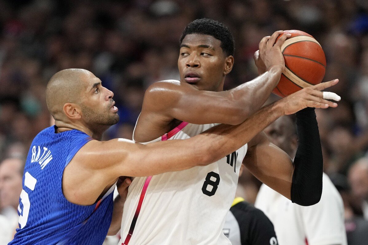 Rui Hachimura esce presto dalle Olimpiadi e lascia la squadra di pallacanestro maschile del Giappone con un infortunio al polpaccio